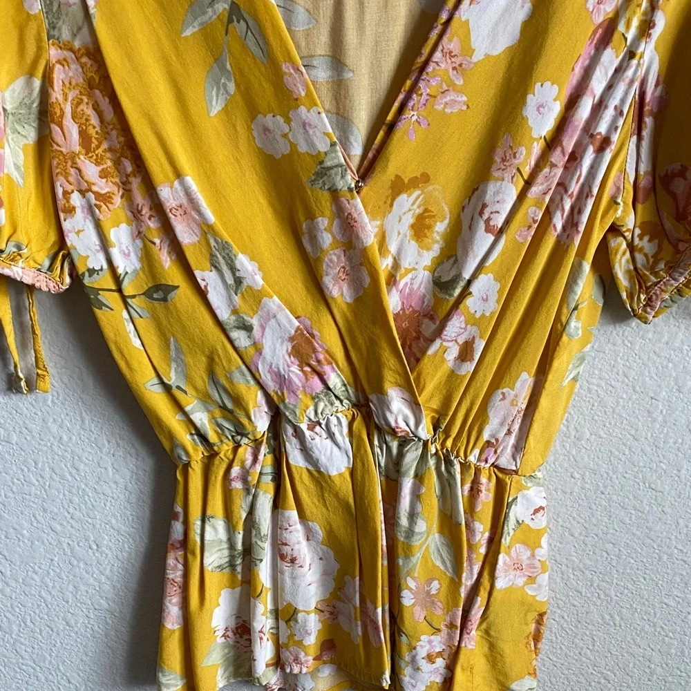Harve Benard Yellow Floral Blouse - Picture 3 of 12